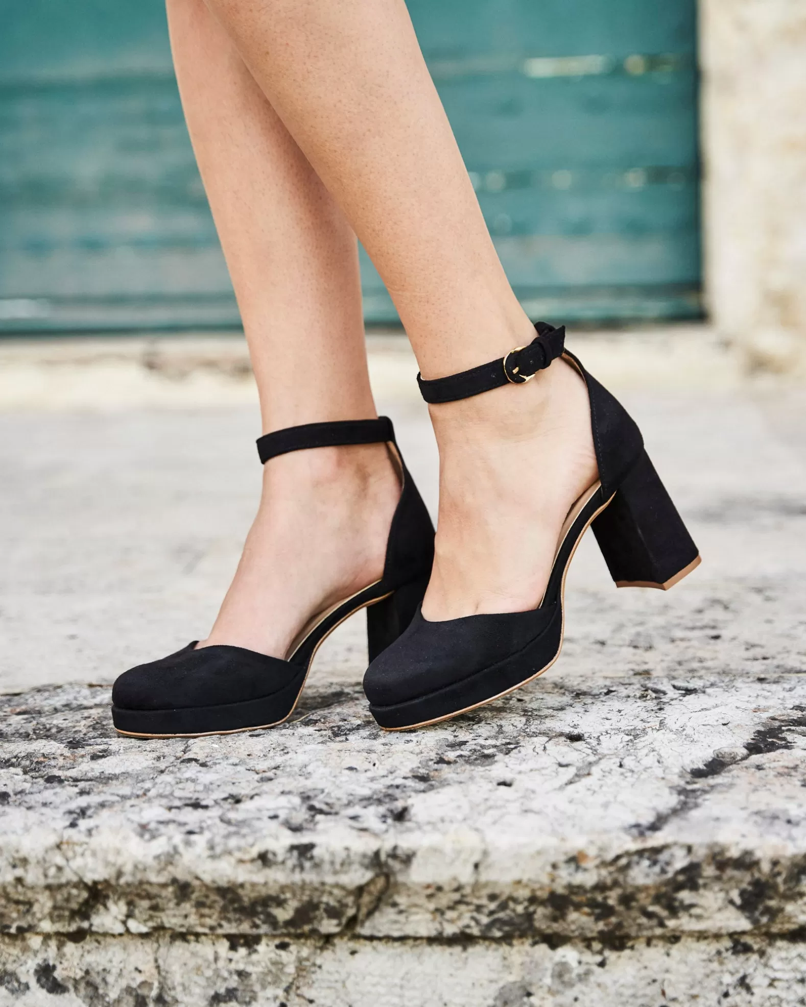 Minuit sur Terre Soupir Noir< Pumps & Babies