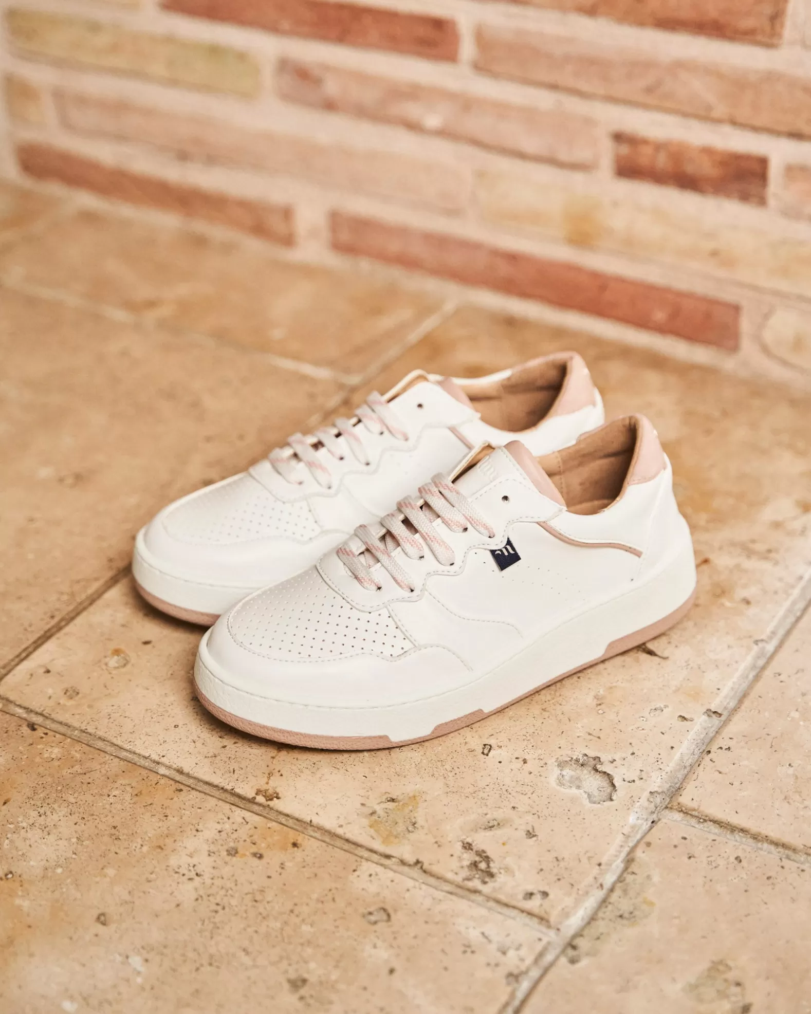 Minuit sur Terre Vestige Blanc Rose< Sneakers