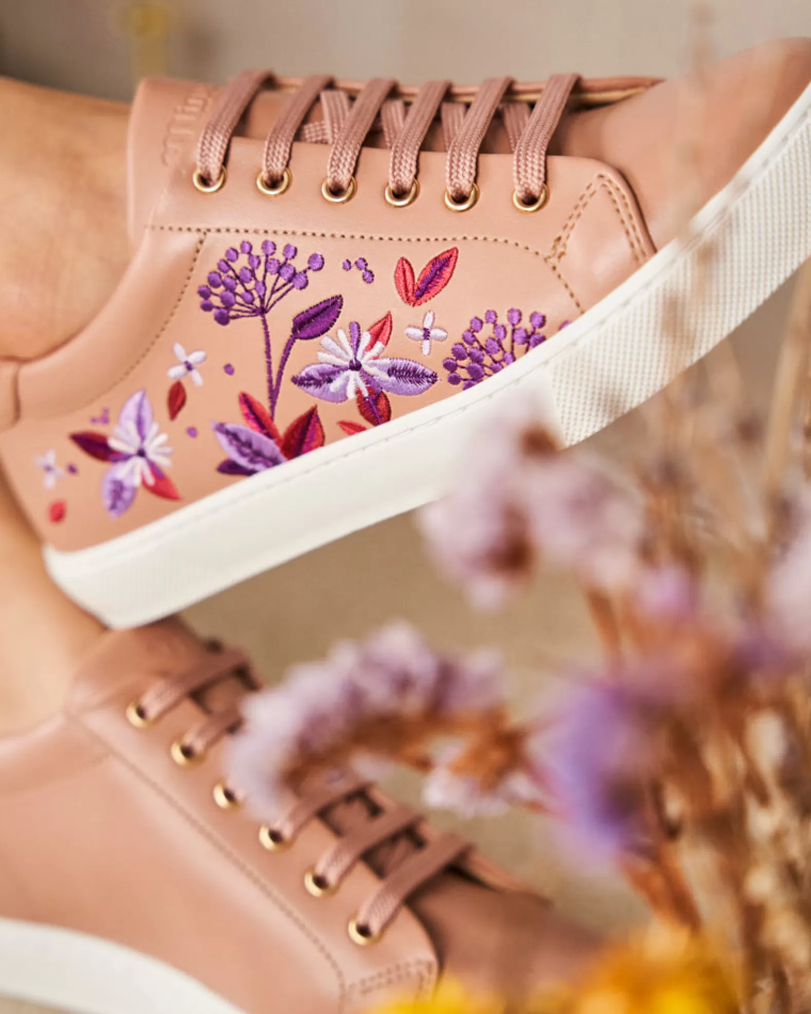 Minuit sur Terre Virevolte Florescence Blush< Sneakers